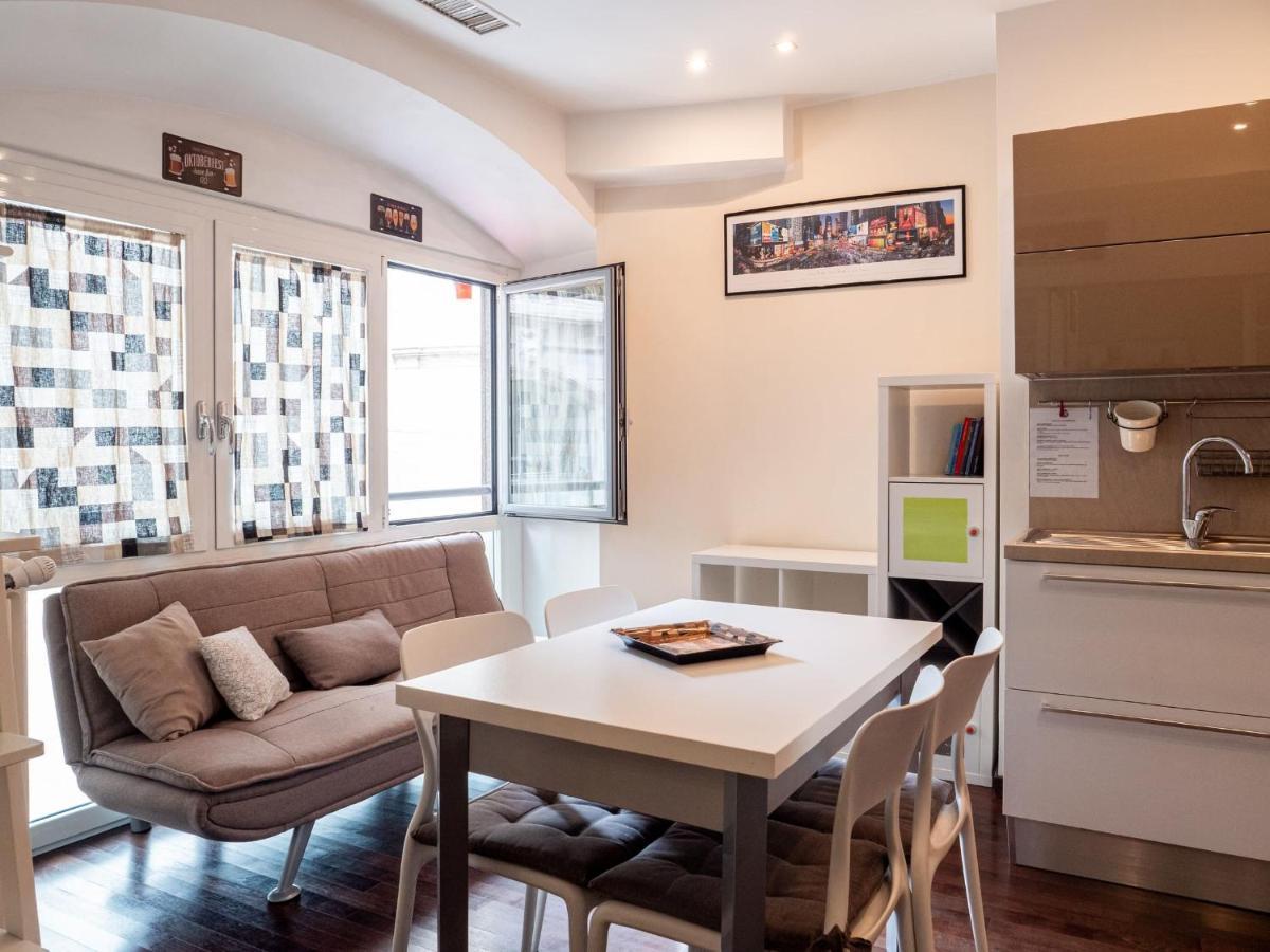 The Best Rent - Modern Duomo Apartment Милан Экстерьер фото